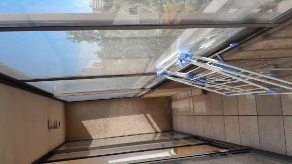 EXCELENTE DORMITORIO TERRAZA CERRADA METRO STA ANA