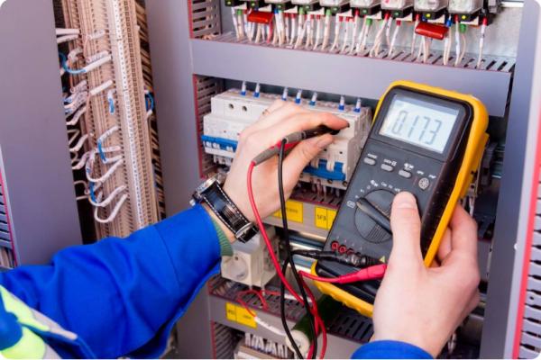 INSTALACIONES ELÉCTRICAS Y MANTENCIONES, 