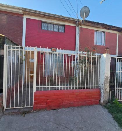 CASA DE 2 PISOS CON 3D Y 1B EN COMUNA LA FLORIDA