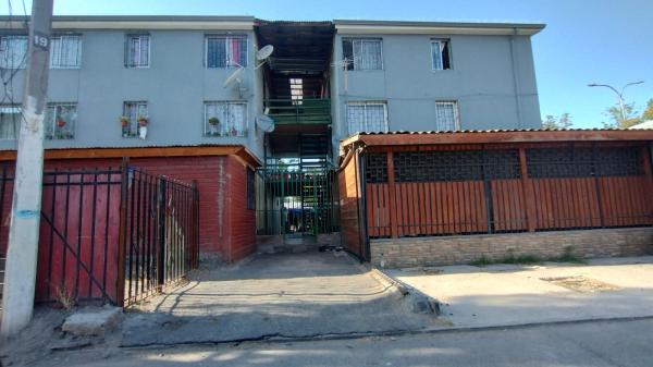 DPTO. EN 1ER. PISO CON 2D Y 1B COMUNA DE LA GRANJA