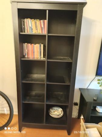 REMATO LIBRERO Y RACK DE TV DE RIPLEY HOME NEGRO.