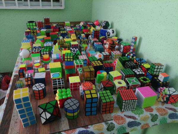 COLECCIÓN DE CUBOS RUBIK