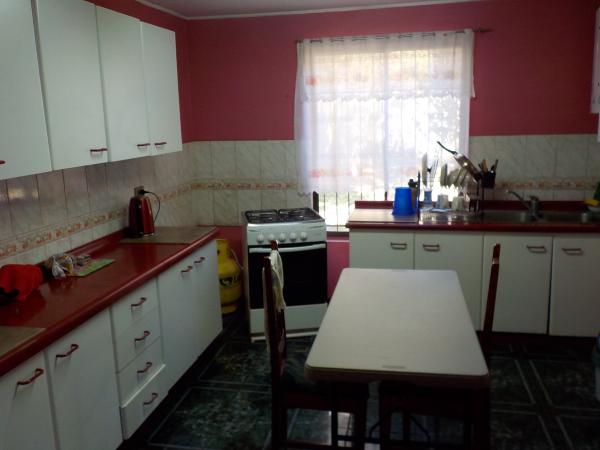 ARRIENDO  CASA SOLIDA 240/1000 5D 2B PUTAENDO