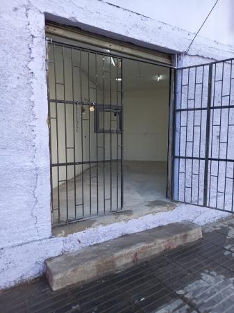 SE ARRIENDA LOCAL COMERCIAL