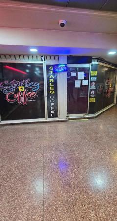 VENTA DE DERECHO LLAVE. RENTABLE CAFÉ CON PIERNAS