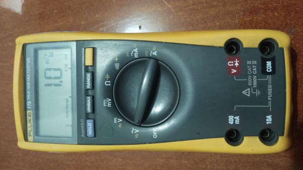 FLUKE	175	TRUE RMS MULTIMETER