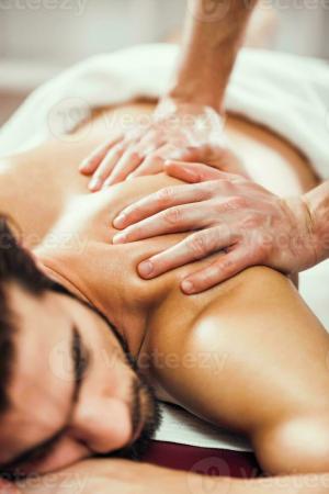MASAJISTA RELAJACIÓN Y DESCONTRACTURANTE 