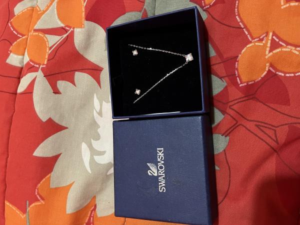 CONJUNTO CADENA Y AROS SWAROVSKI 