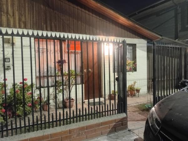 CASA SOLIDA EN VILLA LOS AROMOS