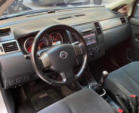 NISSAN TIIDA 2017