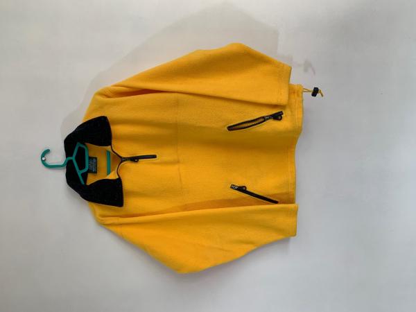 POLERÓN AMARILLO TALLA M, POLAR, METROS TOBALABA