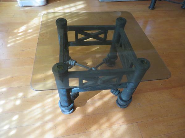 VENDO MESA LATERAL ETRUSCA EN HIERRO FORJADO. 