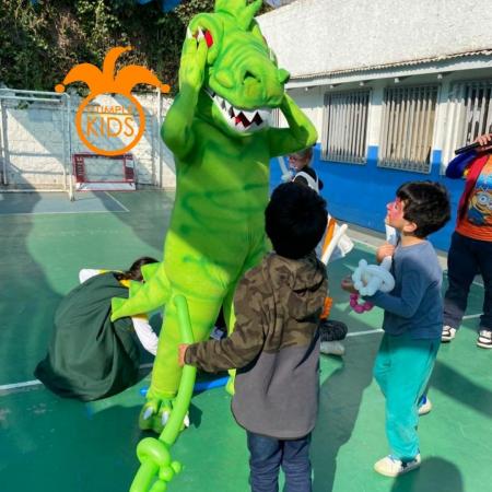 ANIMACIÓN DE CUMPLEAÑOS CON DINOSAURIO