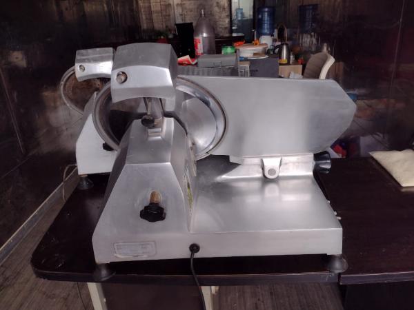 VENDO 2 MÁQUINAS DE FIAMBRE 