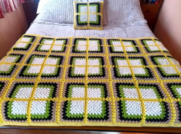 PIECERA + COJIN TEJIDO A CROCHET