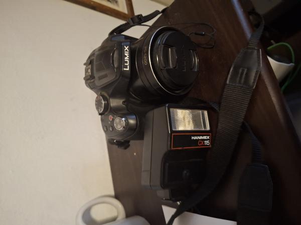 VENDO CÁMARA LUMIX