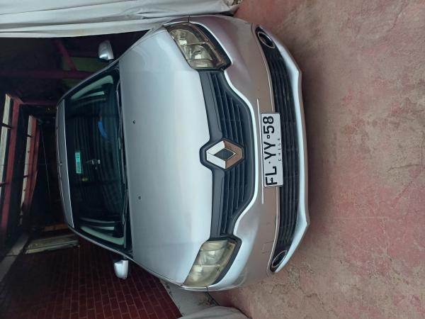 VENDO RENAULT SIMBOL