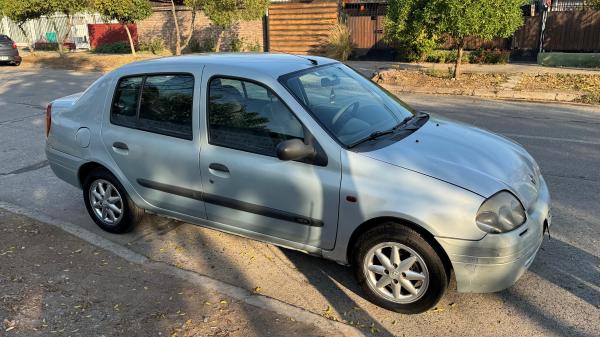 VENTA AUTO RENAULT CLIO RT2 1.6 AÑO 2002