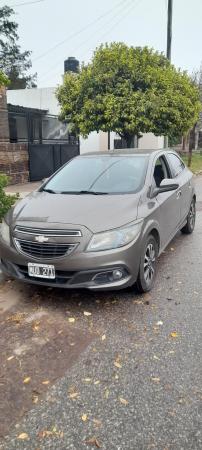 VENDO  CHEVROLET ONIX 2013