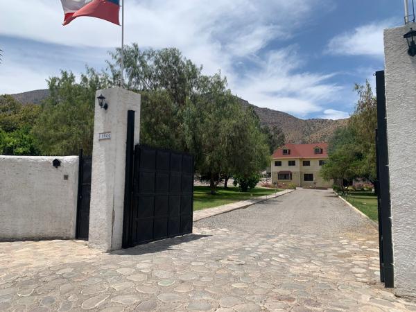CASA  700M2 EN 11000M2 IDEAL CENTRO EVENTOS VENDO
