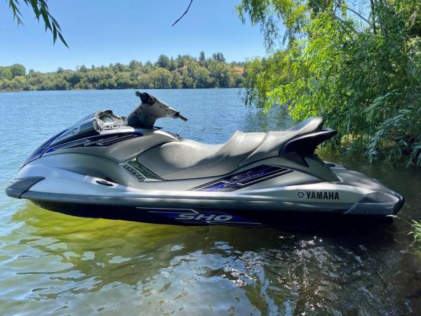 SE VENDE MOTO DE AGUA 
