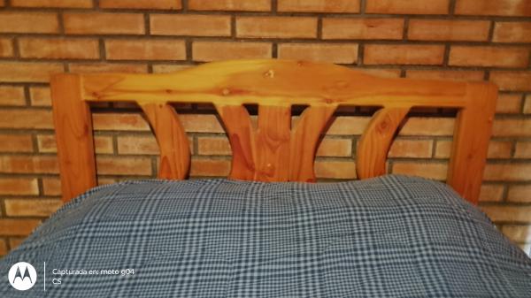 VENDO CAMA 2 PL  PINO OREGÓN.C/ COLCHÓN ERGONOMICO