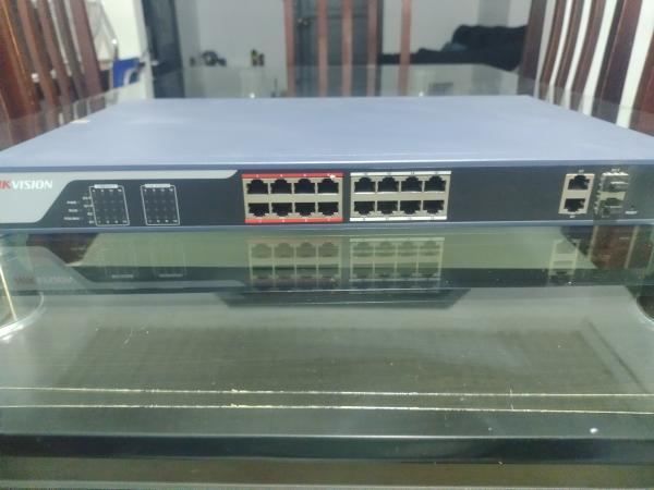 VENDO SWITCH 16 PUERTOS HIKVISION