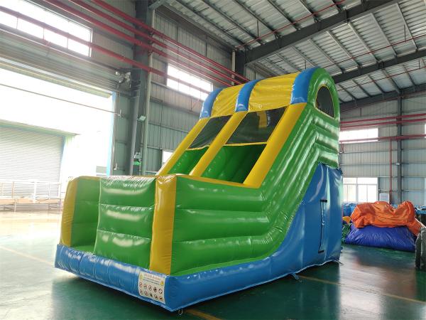 SE VENDE JUEGO INFLABLE 
