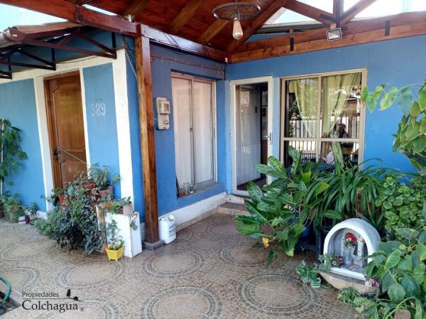 VENDO CASA CON 12 DORMITORIOS.