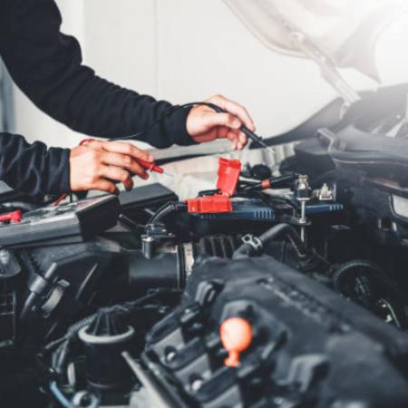 NECESITO AYUDANTE O MECÁNICO AUTOMOTRIZ