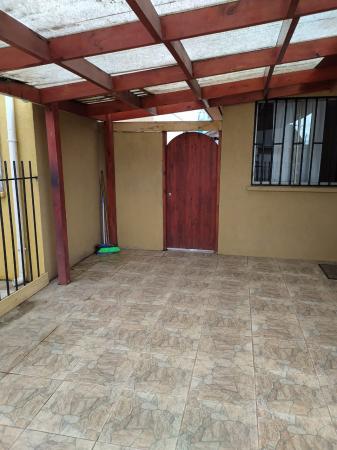 CASA EN EXCELENTE ESTADO CASI SIN USO 