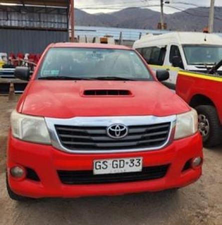 SE VENDE CAMIONETA TOYOTA HILUX EN BUEN ESTADO