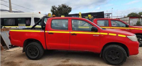 SE VENDE CAMIONETA TOYOTA HILUX EN BUEN ESTADO