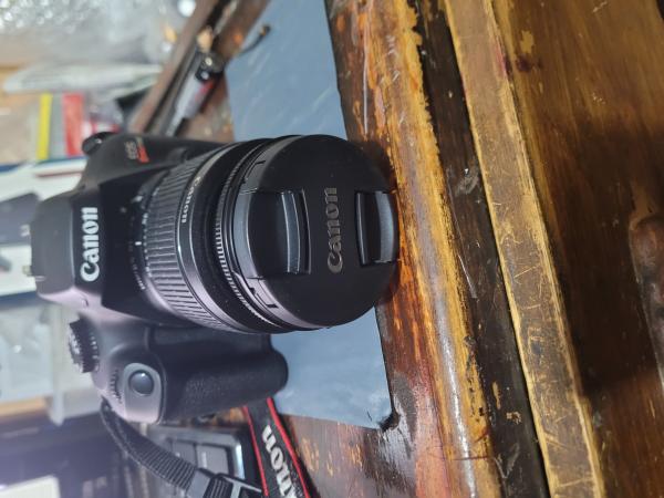 CAMARA PROFESIONAL CANON T100 REBEL